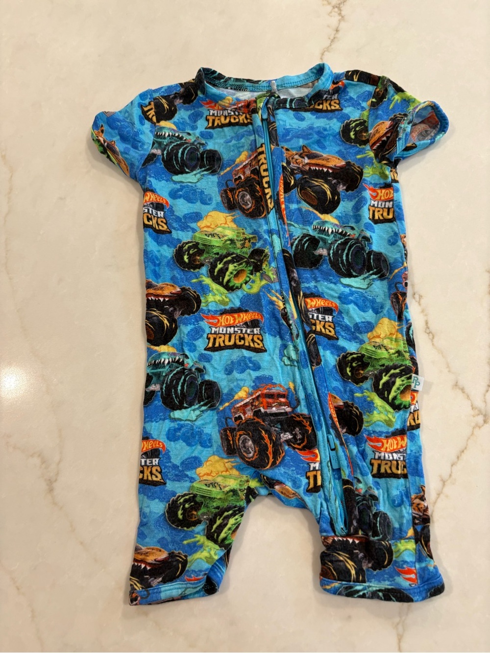 Posh peanut x hot wheels shortie // 6-9m